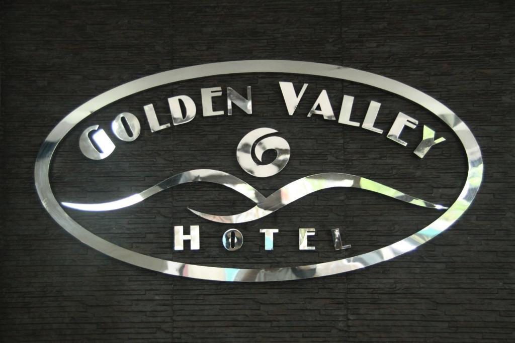 Golden Valley Hotel Cebu Stadt Exterior foto